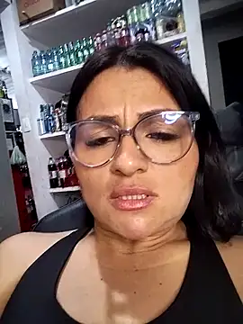 Snapshot of Linda_Lars chatting on 10/26/25, 04:29 Linda Lars online show from 10/26/25, 04:29