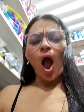 Snapshot of Linda_Lars chatting on 12/02/25, 02:50 Linda Lars online show from 12/02/25, 02:50