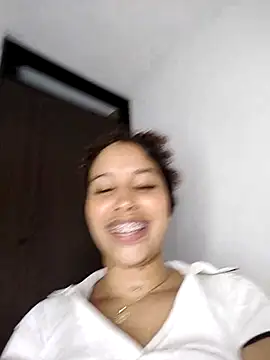 Snapshot of MarieLeon chatting on 02/28/25, 01:05 MarieLeon online show from 02/28/25, 01:05