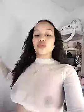 Snapshot of MarieLeon chatting on 03/05/25, 07:27 MarieLeon online show from 03/05/25, 07:27