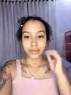 Snapshot of MarieLeon chatting on 03/06/25, 04:41 MarieLeon online show from 03/06/25, 04:41