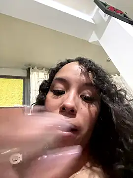 Snapshot of MarieLeon chatting on 01/11/26, 10:37 MarieLeon online show from 01/11/26, 10:37