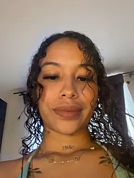 MarieLeon online show from 05/28/26, 07:33