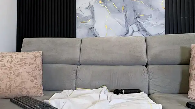 anellejones online show from 02/25/26, 07:23