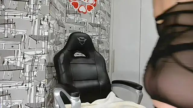 Snapshot of saraxt987 chatting on 03/12/25, 09:34 saraxt987 online show from 03/12/25, 09:34