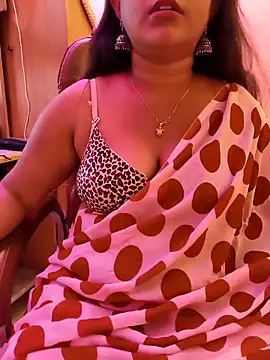 Snapshot of nisha_baby2 chatting on 10/19/25, 08:04 nisha baby2 online show from 10/19/25, 08:04