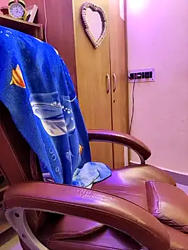 Snapshot of nisha_baby2 chatting on 10/24/25, 10:44 nisha baby2 online show from 10/24/25, 10:44