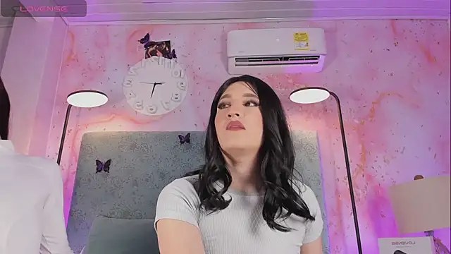 Snapshot of JESSI_NAOMI chatting on 04/11/26, 04:06 JESSI NAOMI online show from 04/11/26, 04:06