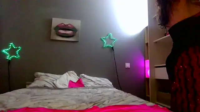 Snapshot of Stripgirl31 chatting on 12/03/24, 12:35 Stripgirl31 online show from 12/03/24, 12:35