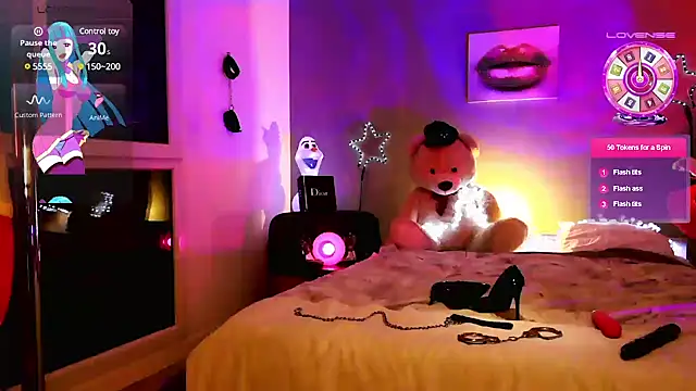 Snapshot of Stripgirl31 chatting on 03/12/25, 12:31 Stripgirl31 online show from 03/12/25, 12:31