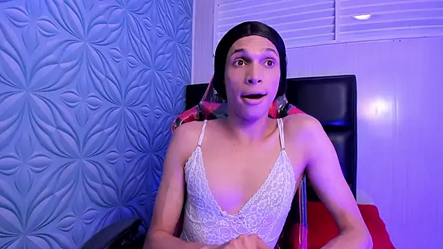 Snapshot of Milk_max_18 chatting on 10/25/25, 10:04 Milk max 18 online show from 10/25/25, 10:04