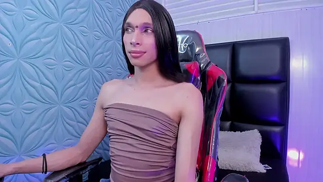 Snapshot of Milk_max_18 chatting on 11/26/25, 10:44 Milk max 18 online show from 11/26/25, 10:44