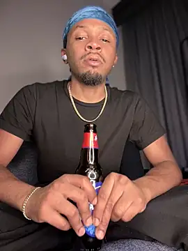 Snapshot of MobyDxck chatting on 02/09/25, 02:17 MobyDxck online show from 02/09/25, 02:17