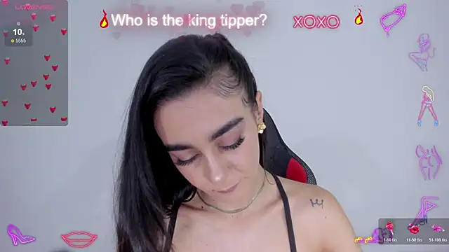 Snapshot of serafelle chatting on 11/28/25, 10:12 serafelle online show from 11/28/25, 10:12