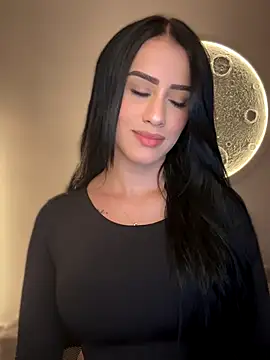 Snapshot of SarahhSmitth1 chatting on 10/24/25, 11:12 SarahhSmitth1 online show from 10/24/25, 11:12