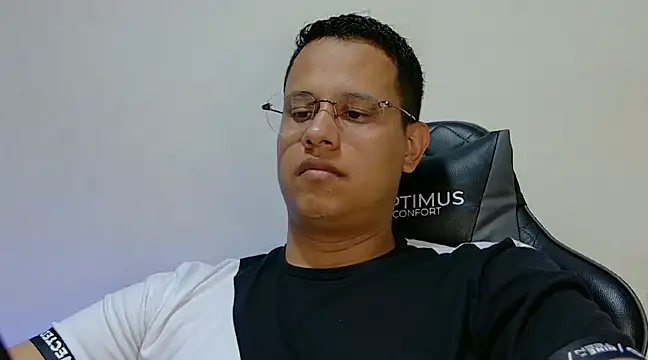 Snapshot of LiamVidal chatting on 01/14/25, 07:32 LiamVidal online show from 01/14/25, 07:32