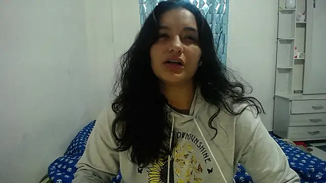 Snapshot of Laurenkenner_ chatting on 12/02/24, 08:44 Laurenkenner  online show from 12/02/24, 08:44