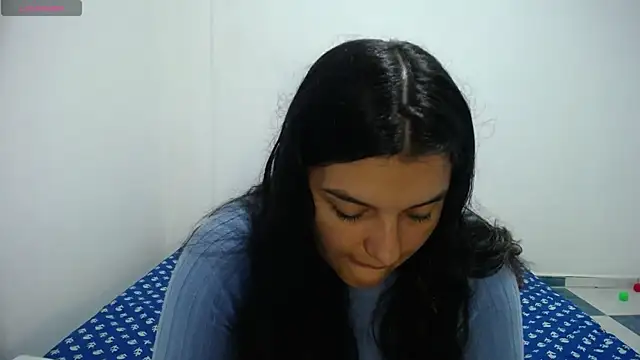 Snapshot of Laurenkenner_ chatting on 12/17/24, 07:37 Laurenkenner  online show from 12/17/24, 07:37