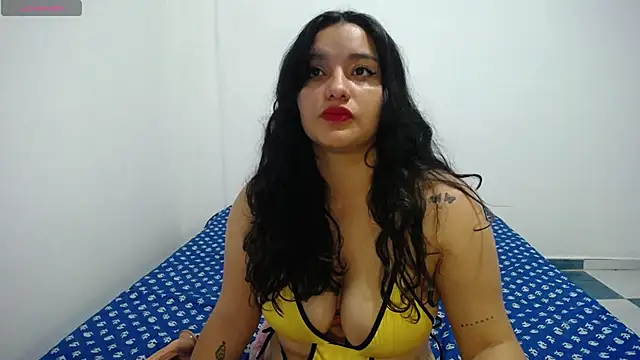 Snapshot of Laurenkenner_ chatting on 12/18/24, 06:57 Laurenkenner  online show from 12/18/24, 06:57