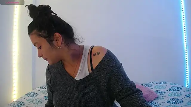 Snapshot of Laurenkenner_ chatting on 02/18/25, 04:48 Laurenkenner  online show from 02/18/25, 04:48