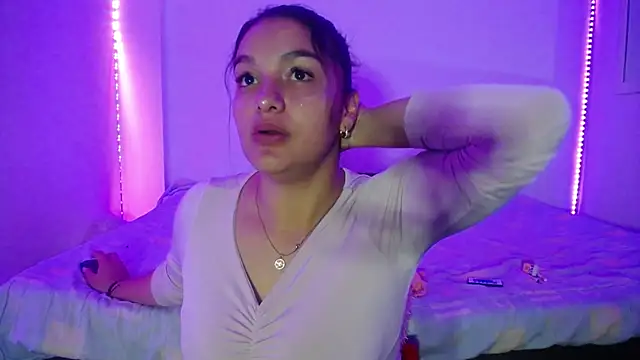 Snapshot of Laurenkenner_ chatting on 03/20/25, 03:14 Laurenkenner  online show from 03/20/25, 03:14