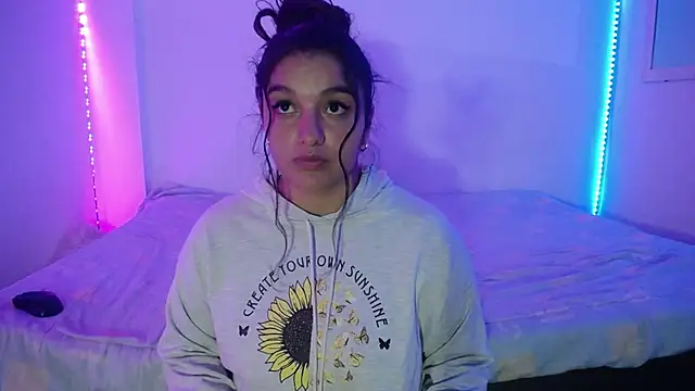 Snapshot of Laurenkenner_ chatting on 03/21/25, 06:18 Laurenkenner  online show from 03/21/25, 06:18