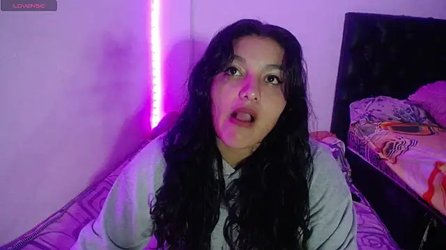 Snapshot of Laurenkenner_ chatting on 09/10/25, 07:14 Laurenkenner  online show from 09/10/25, 07:14