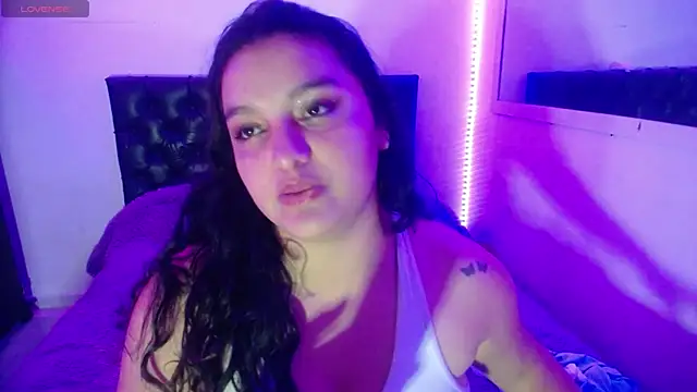 Snapshot of Laurenkenner_ chatting on 10/10/25, 07:13 Laurenkenner  online show from 10/10/25, 07:13