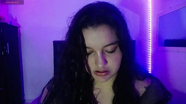 Snapshot of Laurenkenner_ chatting on 10/11/25, 08:07 Laurenkenner  online show from 10/11/25, 08:07