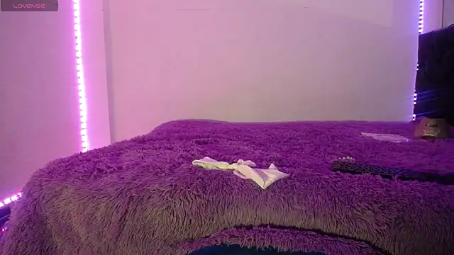 Snapshot of Laurenkenner_ chatting on 10/14/25, 06:42 Laurenkenner  online show from 10/14/25, 06:42