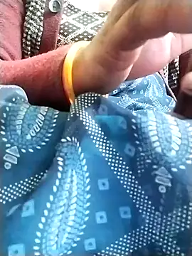 Snapshot of Cutkajal chatting on 01/06/25, 03:08 Cutkajal online show from 01/06/25, 03:08