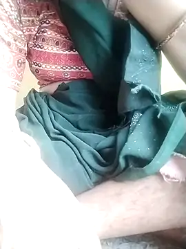 Snapshot of Cutkajal chatting on 03/03/25, 07:32 Cutkajal online show from 03/03/25, 07:32