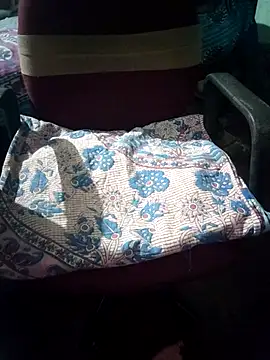 Snapshot of Ralisha_Rani chatting on 10/27/25, 07:51 Ralisha Rani online show from 10/27/25, 07:51