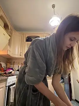 Snapshot of sweety_secret_ chatting on 12/18/24, 04:17 sweety secret  online show from 12/18/24, 04:17