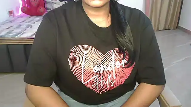 Snapshot of N-Natasha chatting on 04/05/26, 03:42 N-Natasha online show from 04/05/26, 03:42