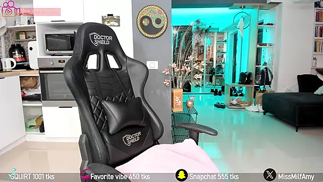 AmySuperHeroes online show from 02/10/25, 09:14