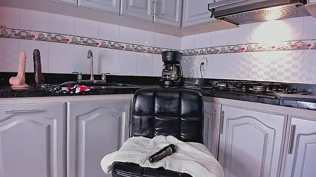 miamiller69 online show from 02/08/25, 08:09