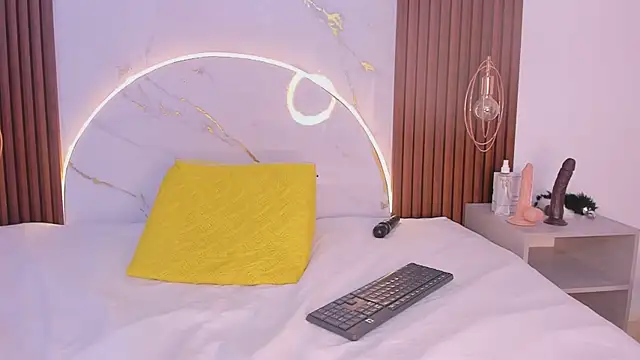 miamiller69 online show from 03/22/25, 07:36