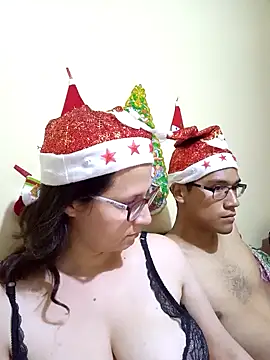 Snapshot of couple_orgasm chatting on 12/18/24, 12:32 couple orgasm online show from 12/18/24, 12:32