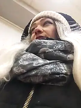 Snapshot of SweetLeila40 chatting on 03/18/26, 04:43 SweetLeila40 online show from 03/18/26, 04:43