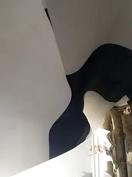 Snapshot of SweetLeila40 chatting on 04/03/26, 11:25 SweetLeila40 online show from 04/03/26, 11:25