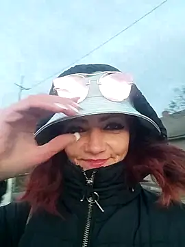 Snapshot of SweetLeila40 chatting on 04/06/26, 04:52 SweetLeila40 online show from 04/06/26, 04:52