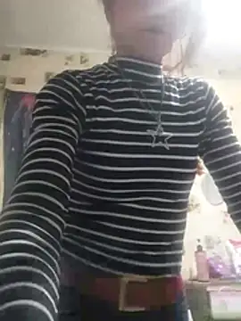 Snapshot of SweetLeila40 chatting on 04/07/26, 06:19 SweetLeila40 online show from 04/07/26, 06:19