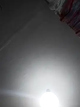 Snapshot of SweetLeila40 chatting on 04/08/26, 05:35 SweetLeila40 online show from 04/08/26, 05:35