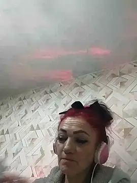 Snapshot of SweetLeila40 chatting on 04/17/26, 11:19 SweetLeila40 online show from 04/17/26, 11:19