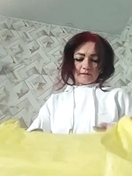 Snapshot of SweetLeila40 chatting on 04/21/26, 03:17 SweetLeila40 online show from 04/21/26, 03:17