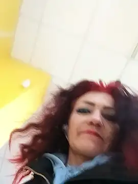 Snapshot of SweetLeila40 chatting on 04/28/26, 04:56 SweetLeila40 online show from 04/28/26, 04:56