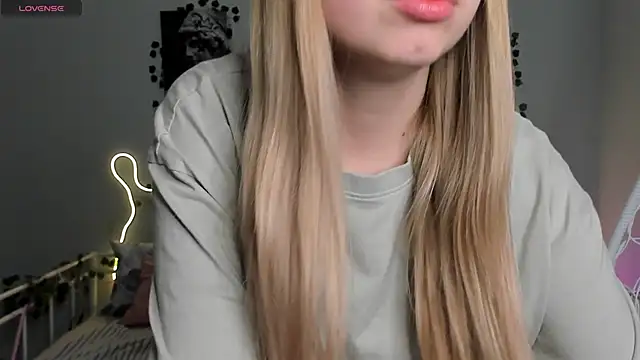 Snapshot of Melissa_babs chatting on 12/22/24, 04:06 Melissa babs online show from 12/22/24, 04:06