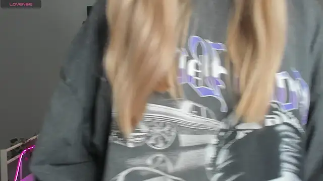 Snapshot of Melissa_babs chatting on 01/08/25, 09:10 Melissa babs online show from 01/08/25, 09:10