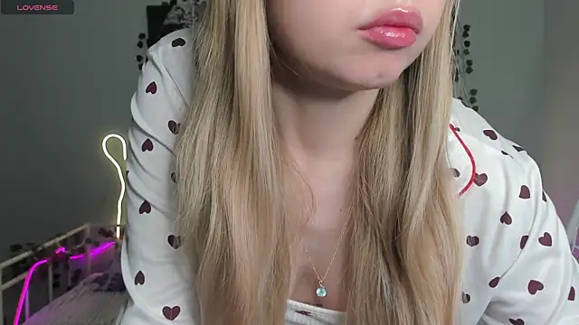 Snapshot of Melissa_babs chatting on 02/01/25, 02:26 Melissa babs online show from 02/01/25, 02:26